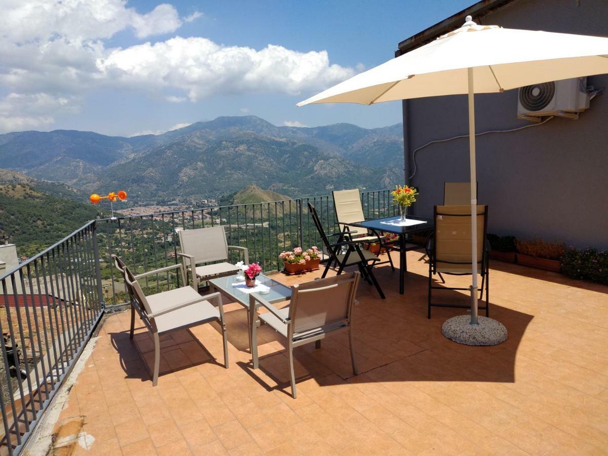 Casa Donna Franca Lägenhet Castiglione De Sicilia Exteriör bild